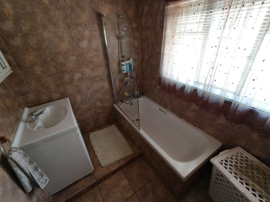 4 Bedroom Property for Sale in Protea Park North West